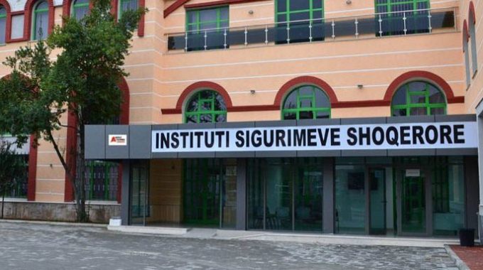 Perkeqesohet skema e sigurimeve shendetesore: Me shume te punesuar, pak te ardhura